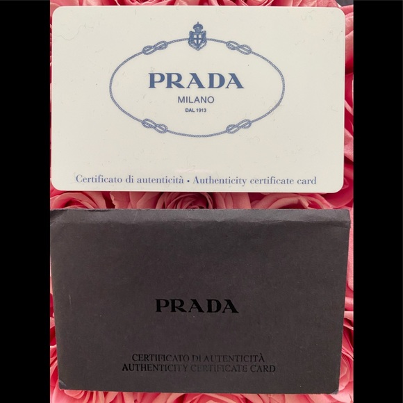 💥HOST PICK💥👜AUTHENTIC PRADA LEATHER HANDBAG 👜 - Picture 14 of 14